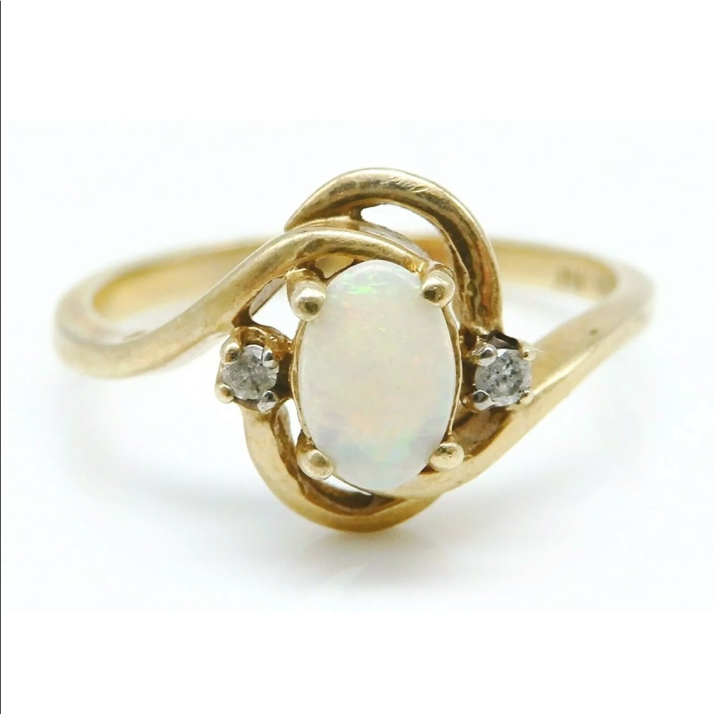10k solid gold natural opal & Diamond